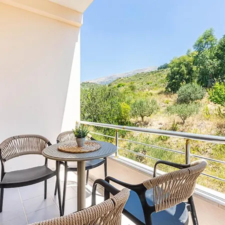 Radhima 21 - One Bedroom Apt, Kitchen *
